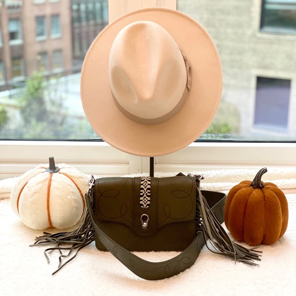 Joni Beaded Shoulder Bag - Picture 2 of 7